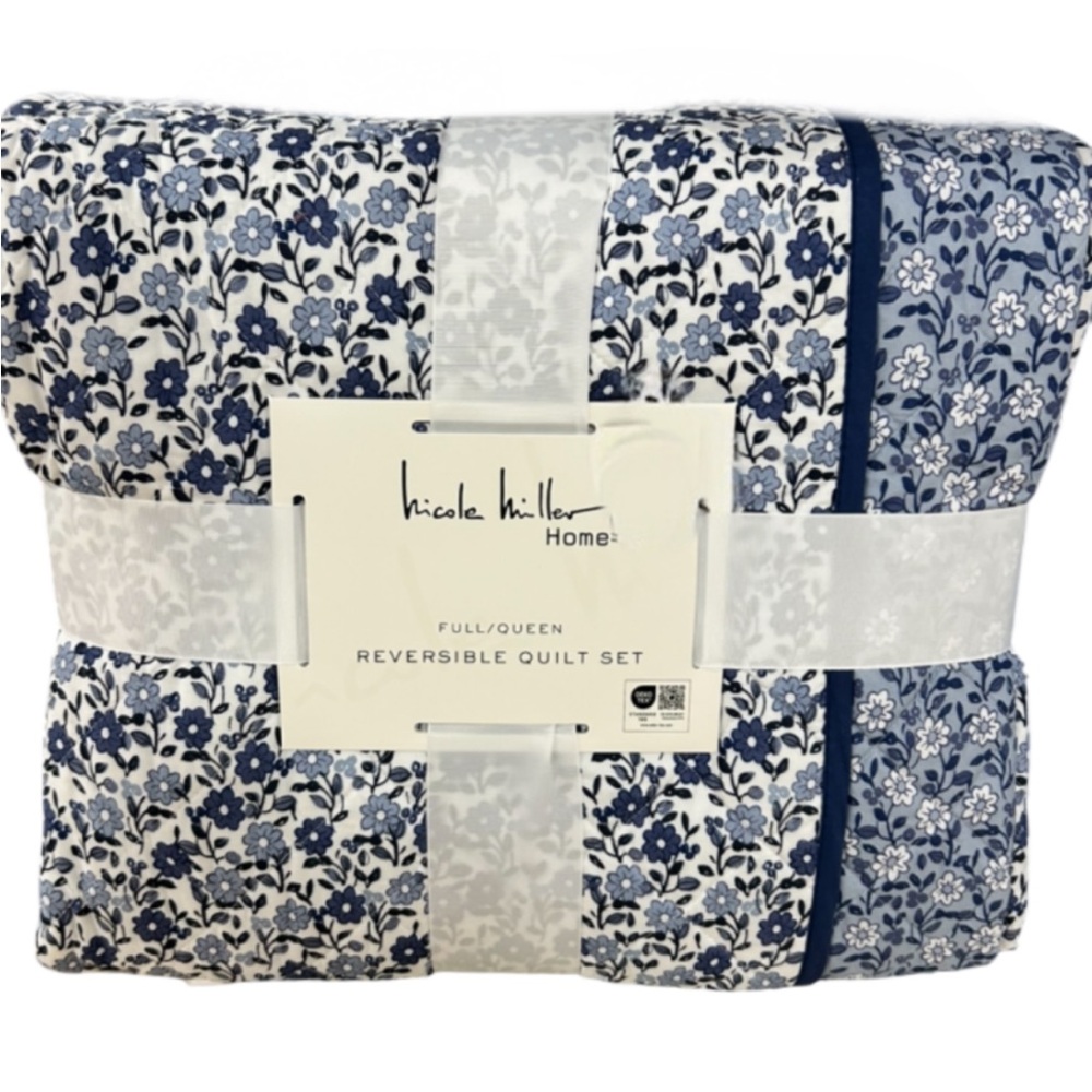 Nicole Miller Full/Queen Reversible Blue and White Floral Quilt Set 88”x92” - Picture 2 of 4